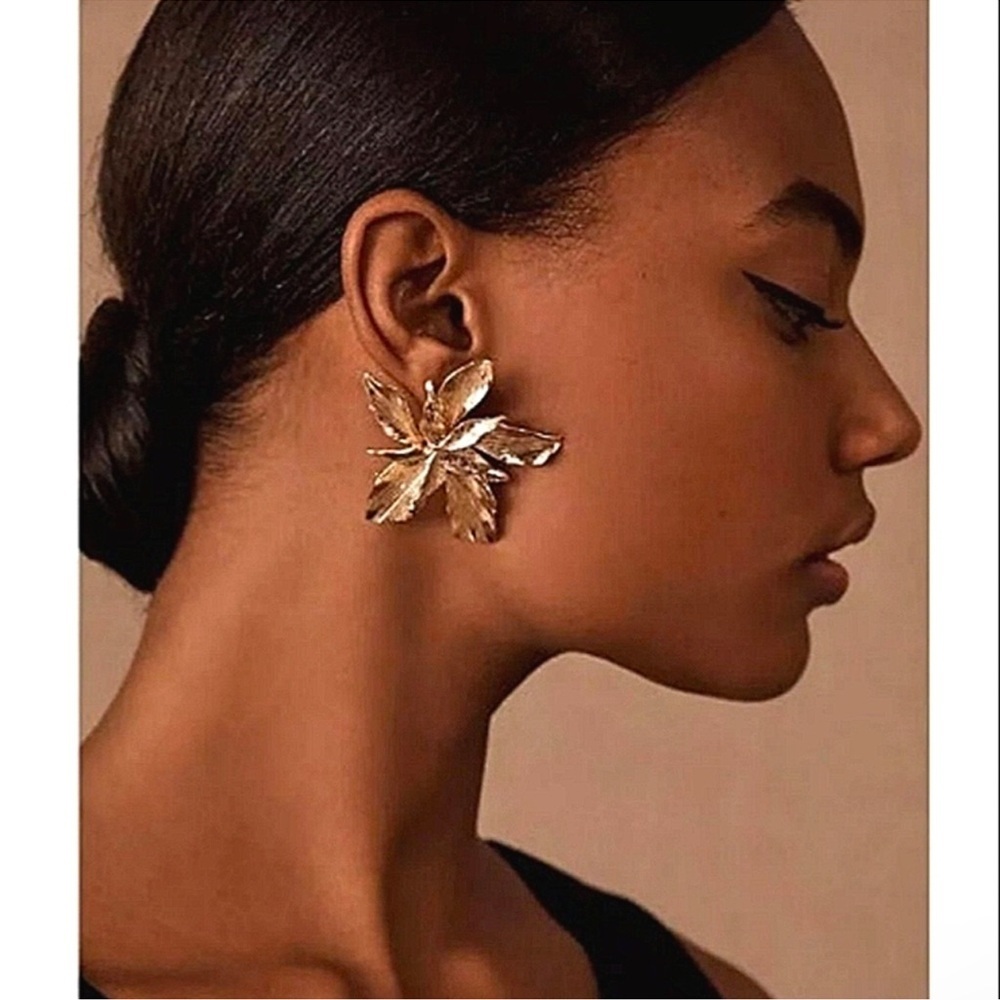 Anthropologie Gold Floral Statement Earrings - Picture 3 of 6